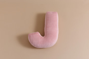 Coussin Lettre J - Velours Côtelé Rose