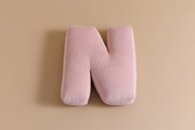 Coussin Lettre N - Velours Côtelé Rose