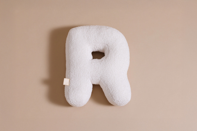Buchstaben-Kissen R - Off White Bouclé