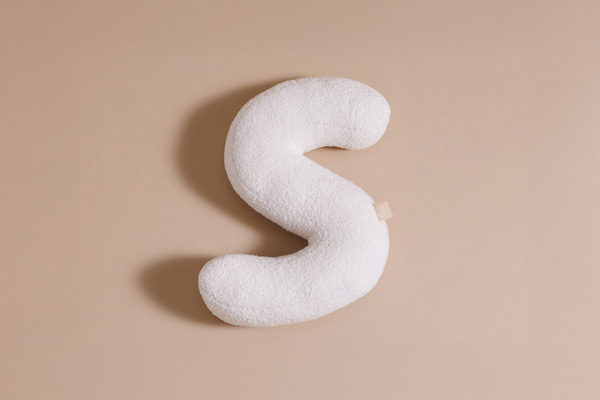 Polštář Písmeno S – Bouclé Off White