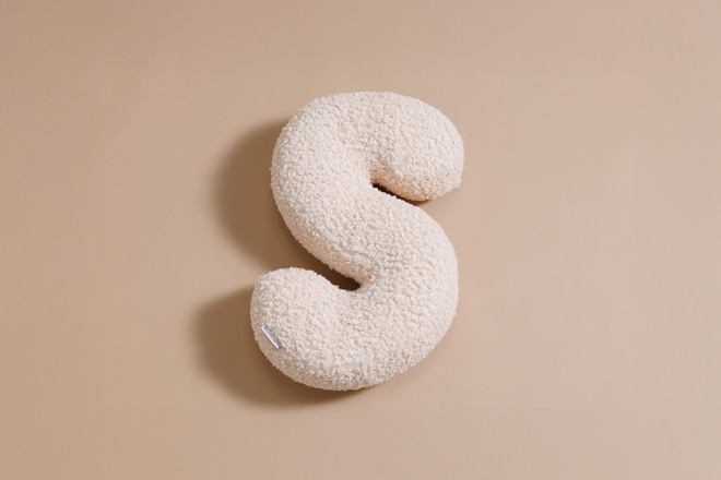 Coussin Lettre S - Bouclé Vanille
