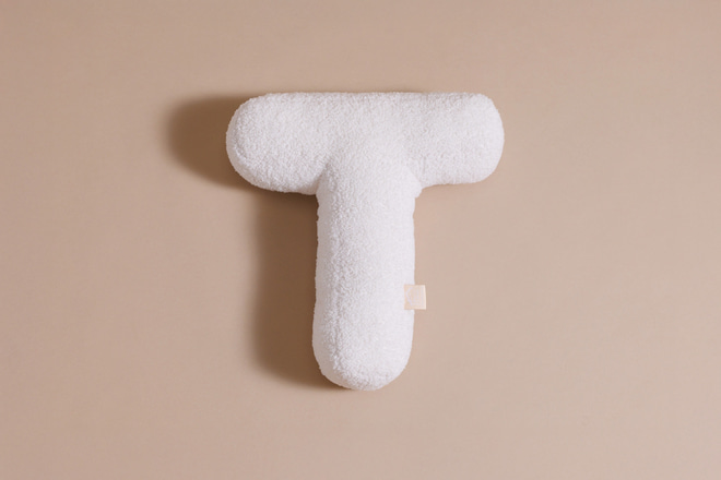 Almofada Letra T - Boucle Off White