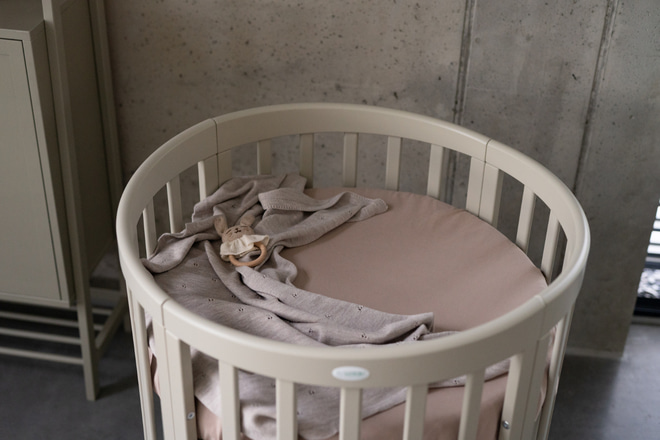 Klein Spannbettlaken für Ovale 7 in 1 Babywiege Mitwachsend - Beige
