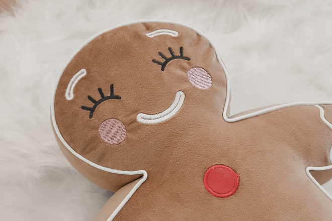 Gingerbread Girl Cushion – Caramel