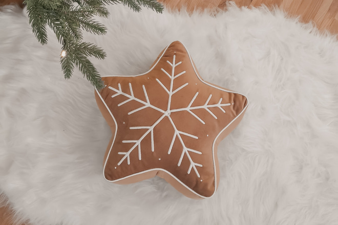 Star Cushion – Caramel