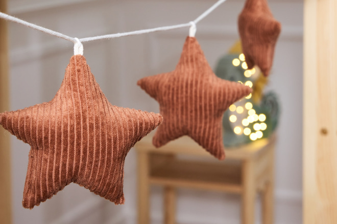 Corduroy Stars Garland Cappuccino
