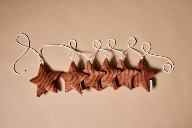 Corduroy Stars Garland Cappuccino