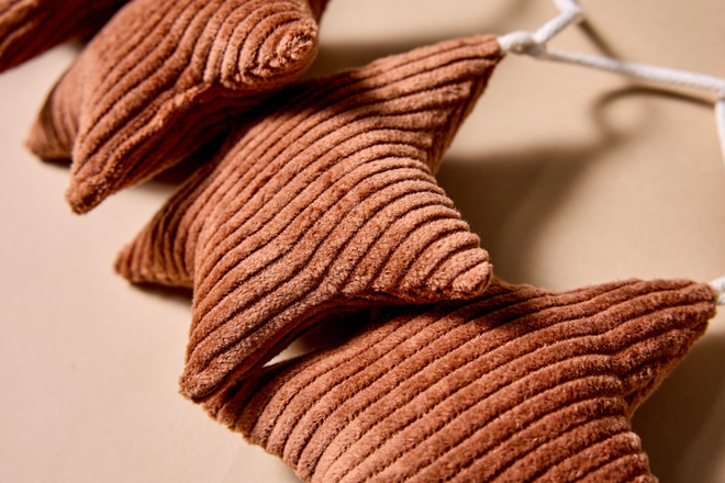 Corduroy Stars Garland Cappuccino