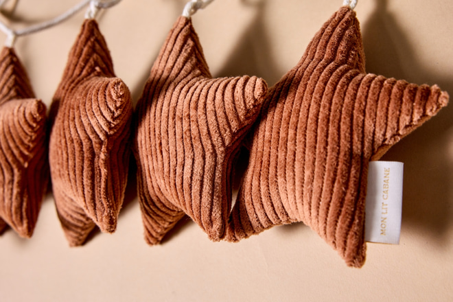 Corduroy Stars Garland Cappuccino