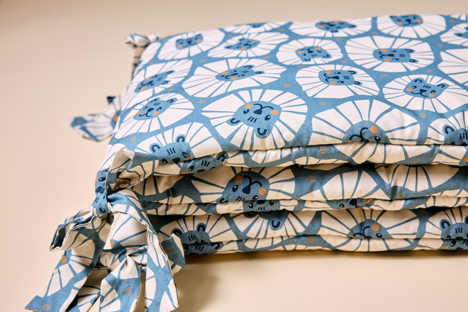 Denim Lion Bed Bumper