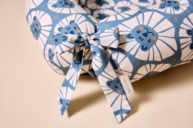 Cocoon-Babynestchen - Denim-Löwe