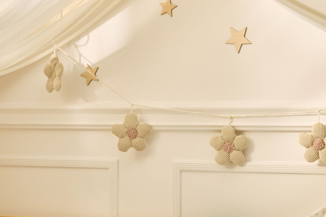 Corduroy Velvet Flower Garland – Beige