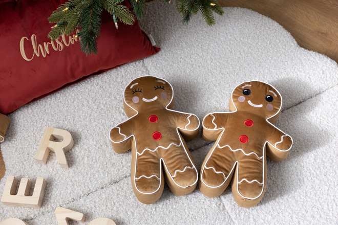 Gingerbread Girl Cushion – Caramel