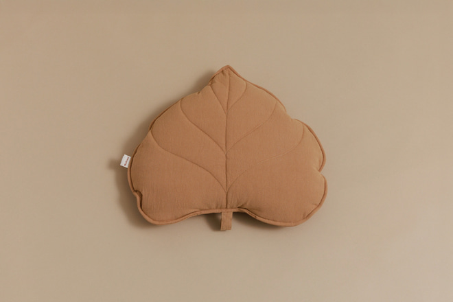 Cotton Leaf Cushion - Caramel