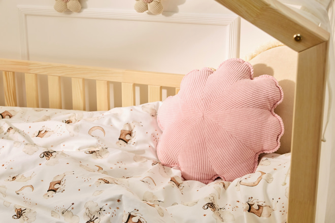 Coussin Fleur en Velours Côtelé Rose