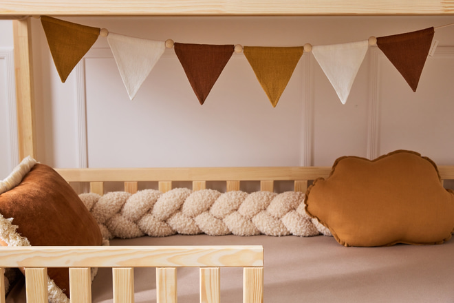 Ecru Boucle Bed Bumper - 3 Ropes