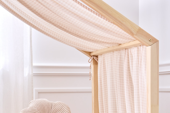 Hausbett-Himmel Kleine Beige Karos - Modell DK