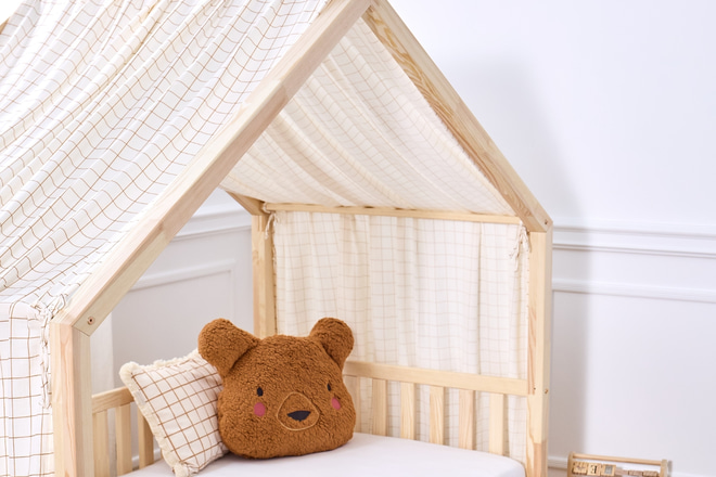 Hausbett-Himmel Kleine Beige Karos - Modell DK