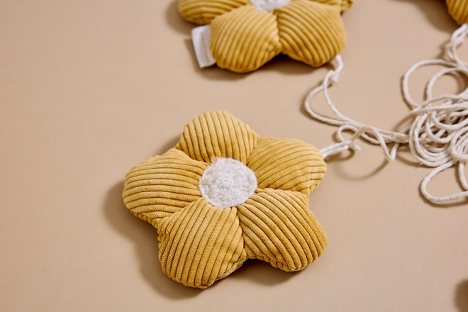 Ghirlanda di Fiori in Velluto a Coste – Beige