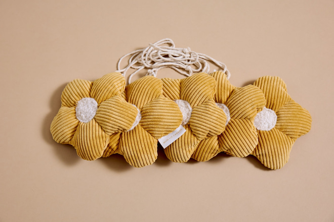 Corduroy Velvet Flower Garland – Beige