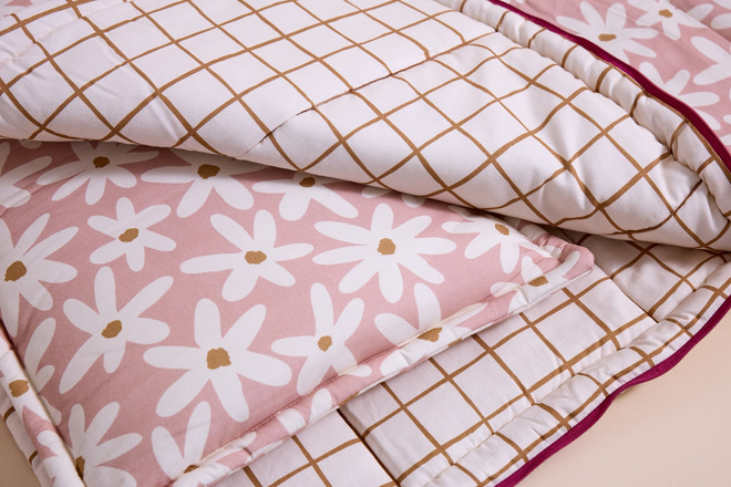 Marguerites Sleeping Bag & Pillow