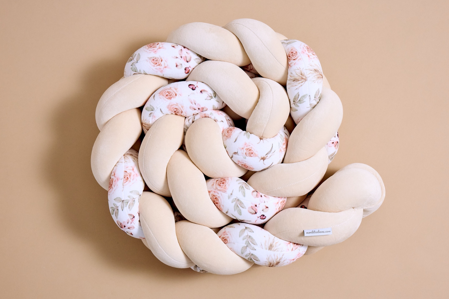 - Tour de lit tressé 3 Épis - Boho Amande Fleurs - Beige (Mon Lit Cabane) - Image 1