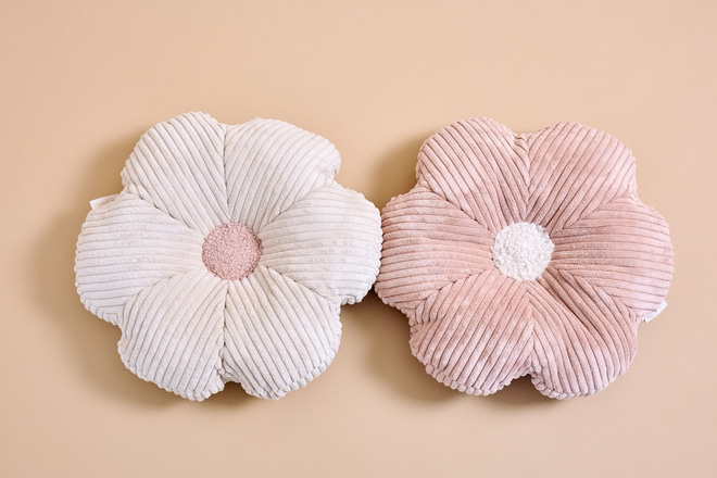 Marguerite Kissen aus Cordvelours – Rosa