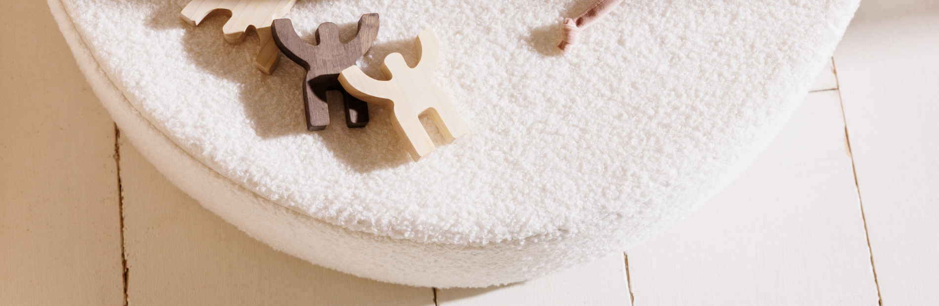 Pouffes, Armchairs