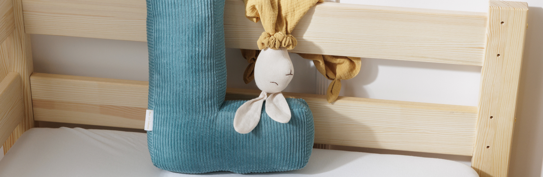 Letter Cushion L - Bed Decoration | Mon Lit Cabane