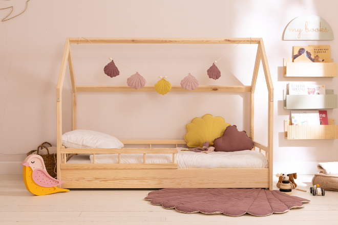 Un lit cabane dans une chambre d' enfant - Blueberry Home